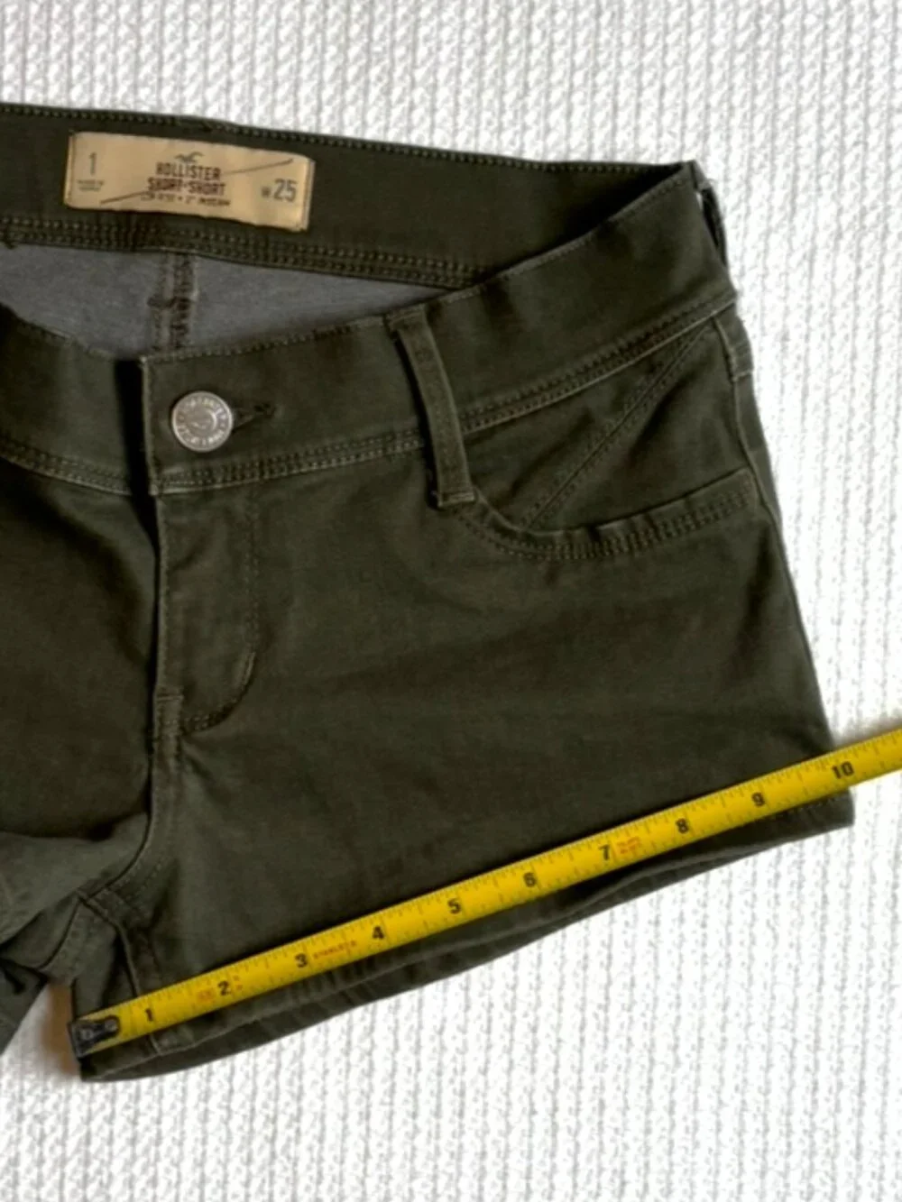 Hollister brand size